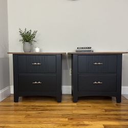 Set Of Nightstands (2) 