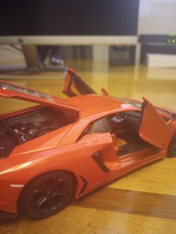 Lamborghini Aventador LP700-4 Collectable Toy Car