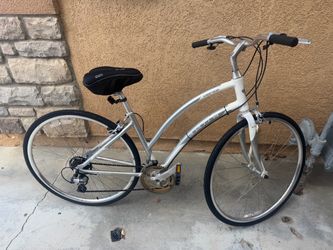 Electra Verse 21D (Ladies) mountain bike size 700