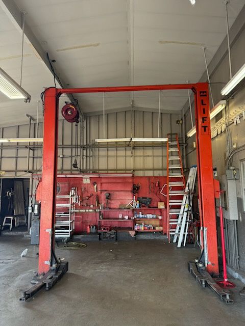 Two Post Lift. Rotary SPO10