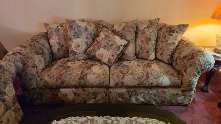 Floral Couch Set – Sofa, Loveseat & Chair – Good Condition