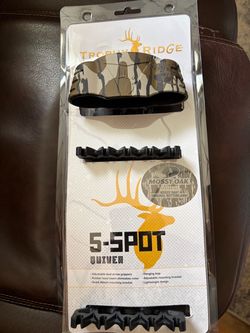 Trophy Ridge, 5 spot Quiver, Mossy Oak Bottomland