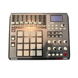 Akai MPD 32