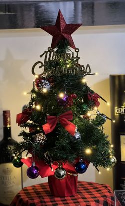 21.6 Inch Tabletop Xmas Tree With 8 Lighting Mode NEW $15