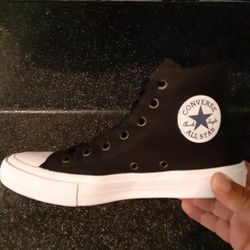 Converse womens 8 Like new 