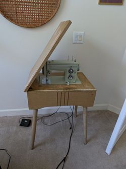 Sewing Machine with Table