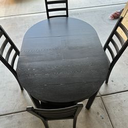 Round/oval Dining Table With 4 Chairs 