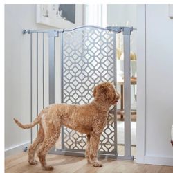 Frisco Metal Geometric Pattern Extra Tall Auto-close Dog Gate, 41-in, Gray