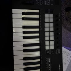 MIDI keyboard