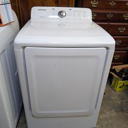 White Samsung Clothes Dryer - MODEL: DV40J3000EW/A2