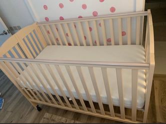 Crib Full Size 2-in-1 + Graco Premium Crib Mattress