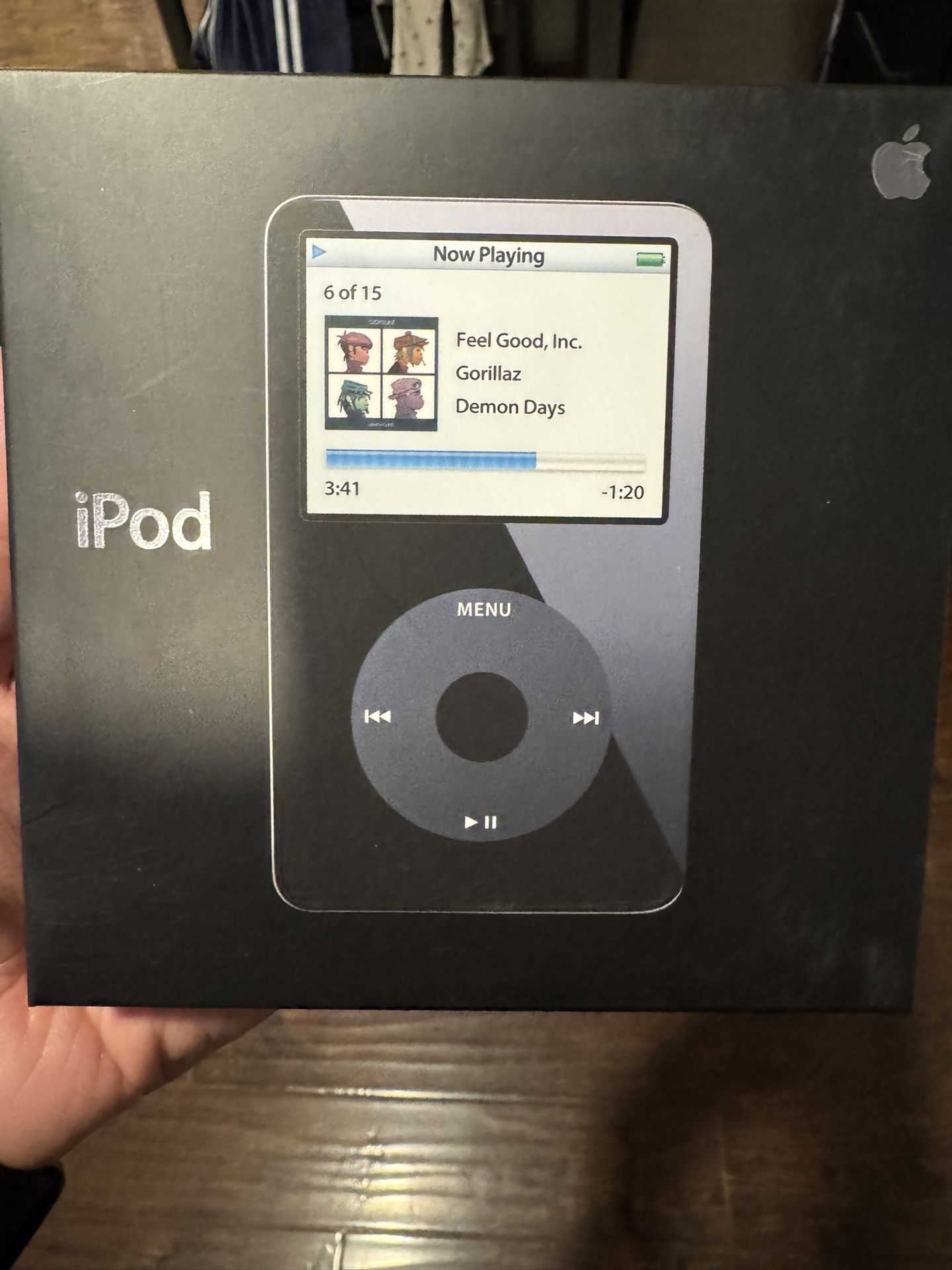 iPod 5th Gen 30gb Black Original In Good Condition Comes With all Original Accessories And Bix