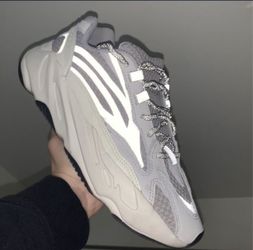 YEEZY STATIC 700
