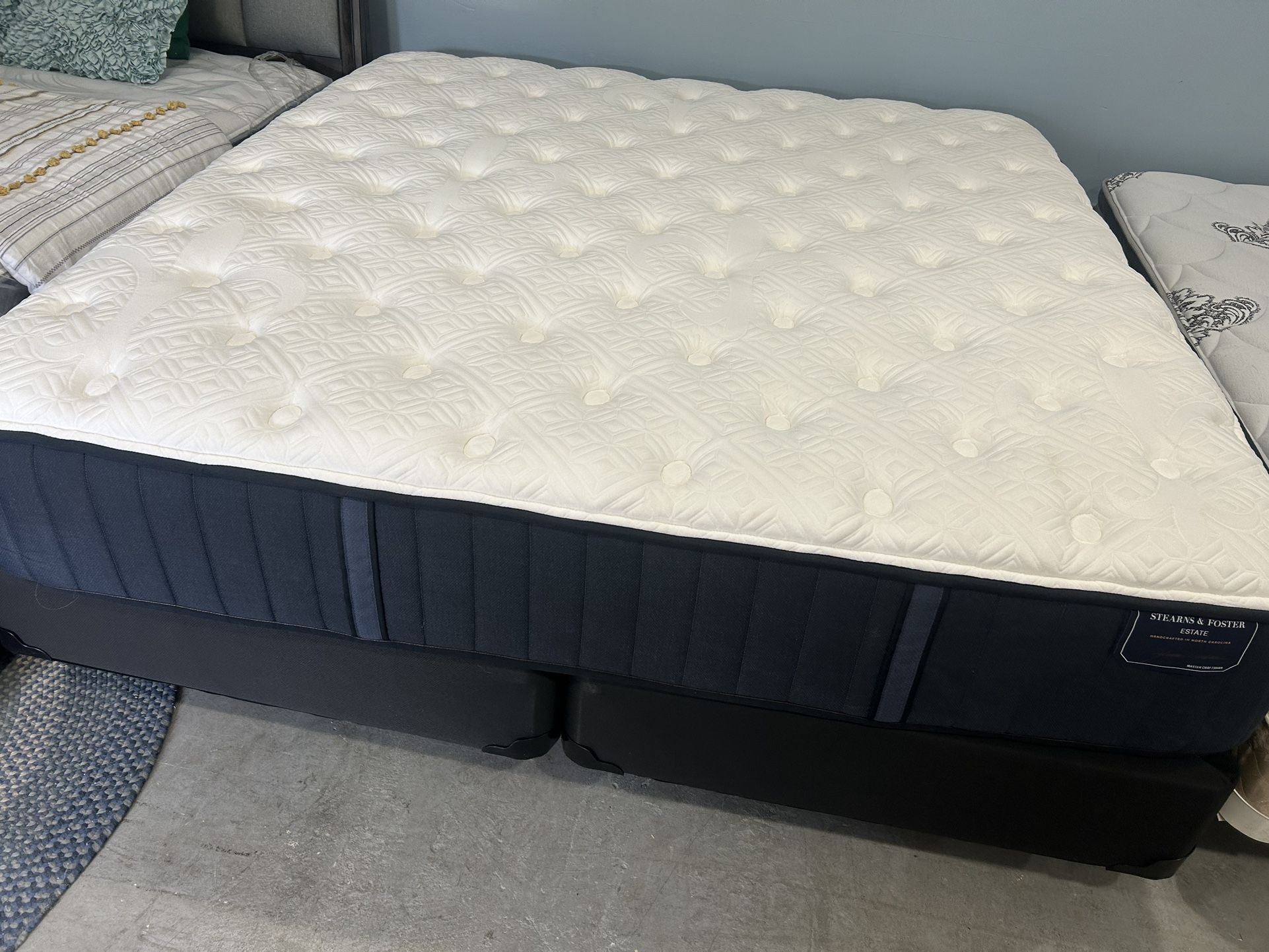 King Size Mattress And Box Spring 