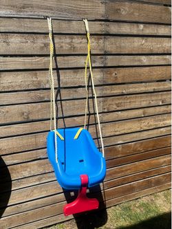 **Free** Lil’ Tykes baby swing