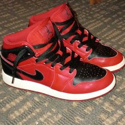 Air Jordan 1 Mid GS "Reverse Bred"