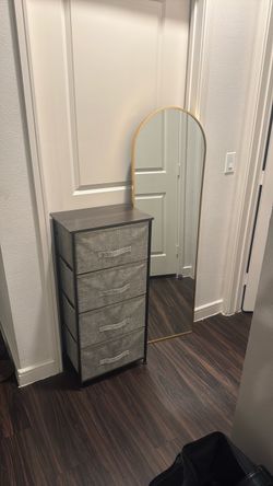 FREE Chest of drawers & mirror