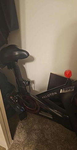 2022 Peloton Bike Plus Excellent Condition Low Usage 0-50 Rides - Fresno, CA