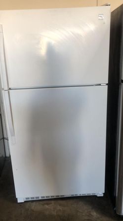 Kenmore Top Mount 27" Apartment Size White Refrigerator
