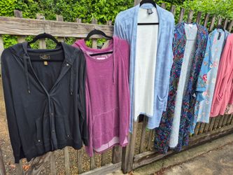 Sweaters, sweatshirts, kimono cardigans,  etc. Variety of sizes  (Skokie)