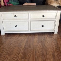 Coffee table with lift top