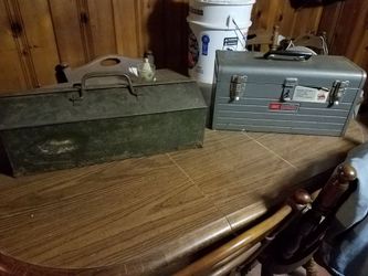 Tool boxe the green one left