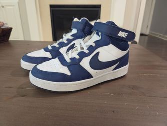NIKE Kids SIZE 2.5 Court Borough Mid 2, blue