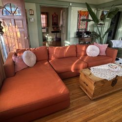 Sectional Couch With Chase