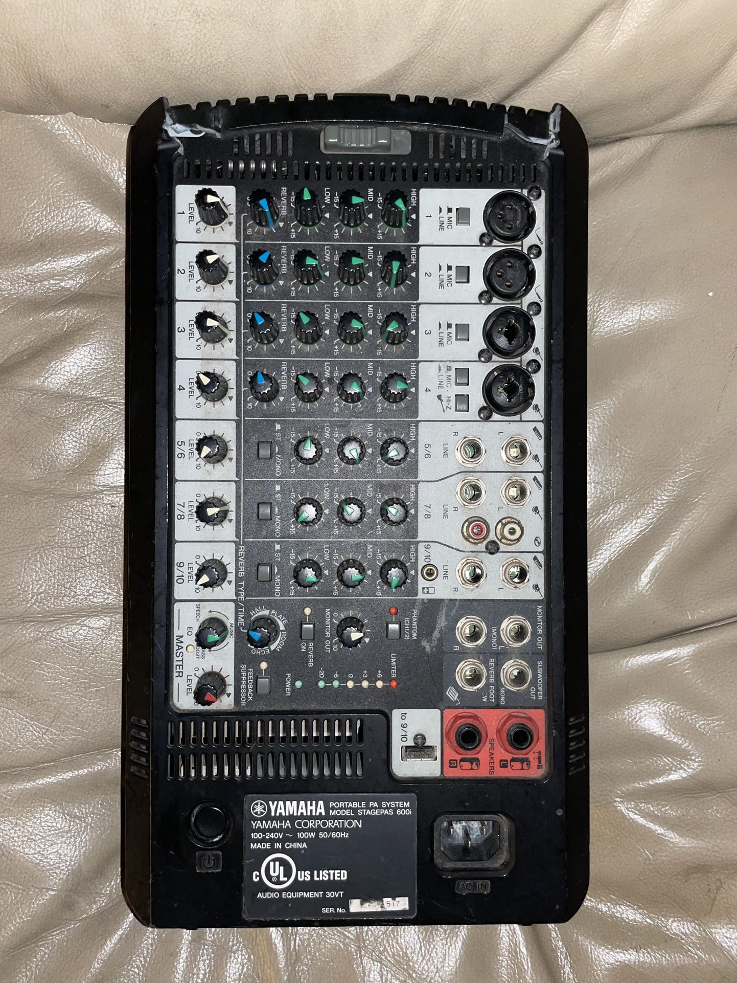 Yamaha StagePas 600i – 680W Portable PA System (Mixer + Speaker)