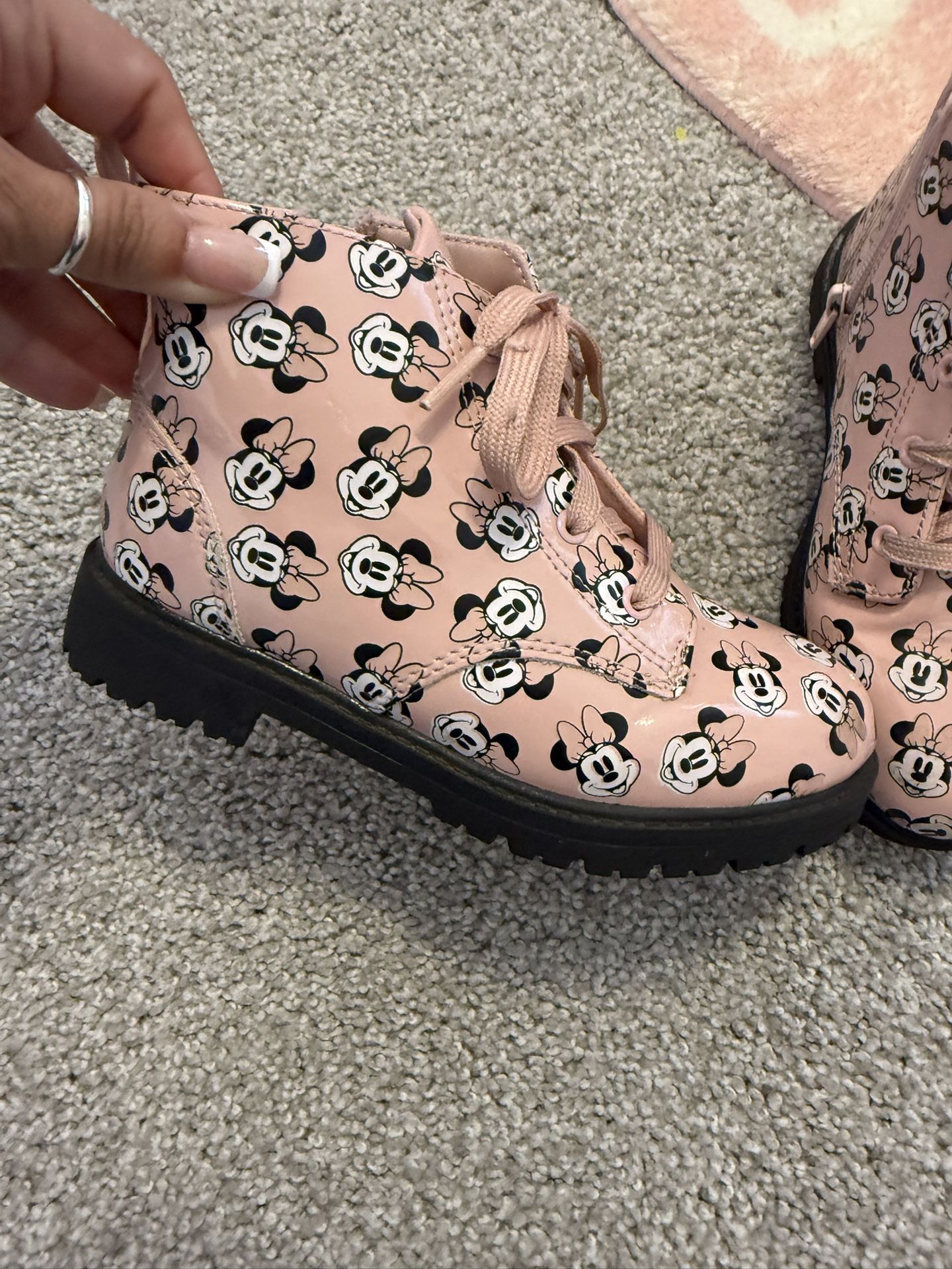 Girls Minnie Mouse Boots Size 12