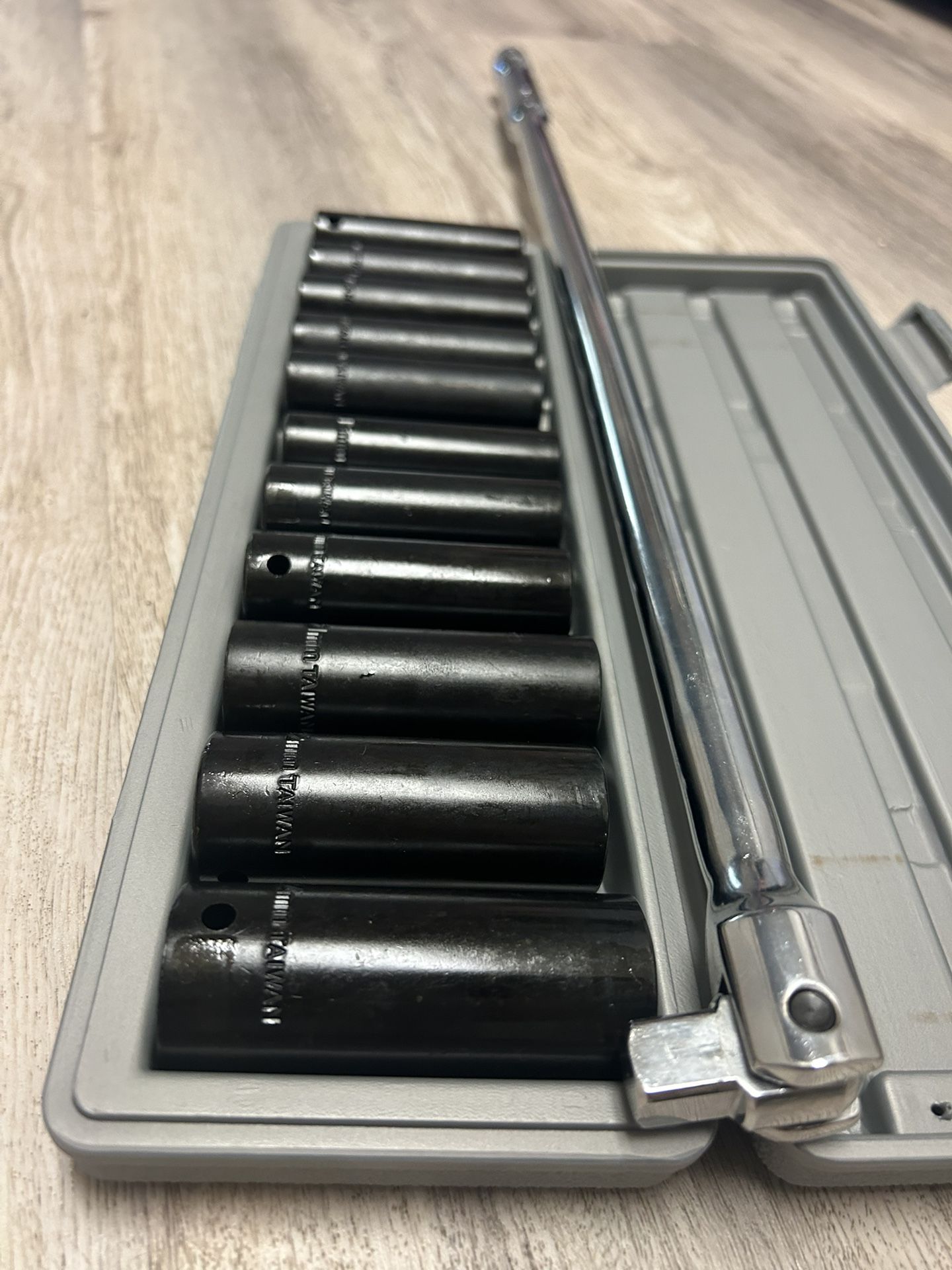 New 12pcs Metric 1/2” Deep Impact Socket & 24” Steel 1/2” Breaker Bar
