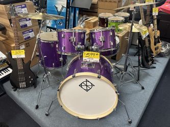 Dixon 5 Piece Drum Set w/Hardware And Cymbals