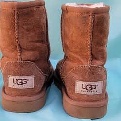 UGG Boots For Small Kids, Size 11. Unisex. Camel Brown, Natural