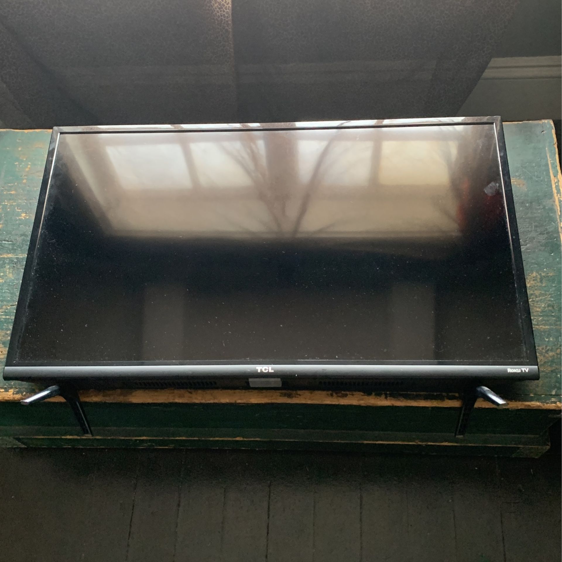 TCL ROKU TV G 32 Inch