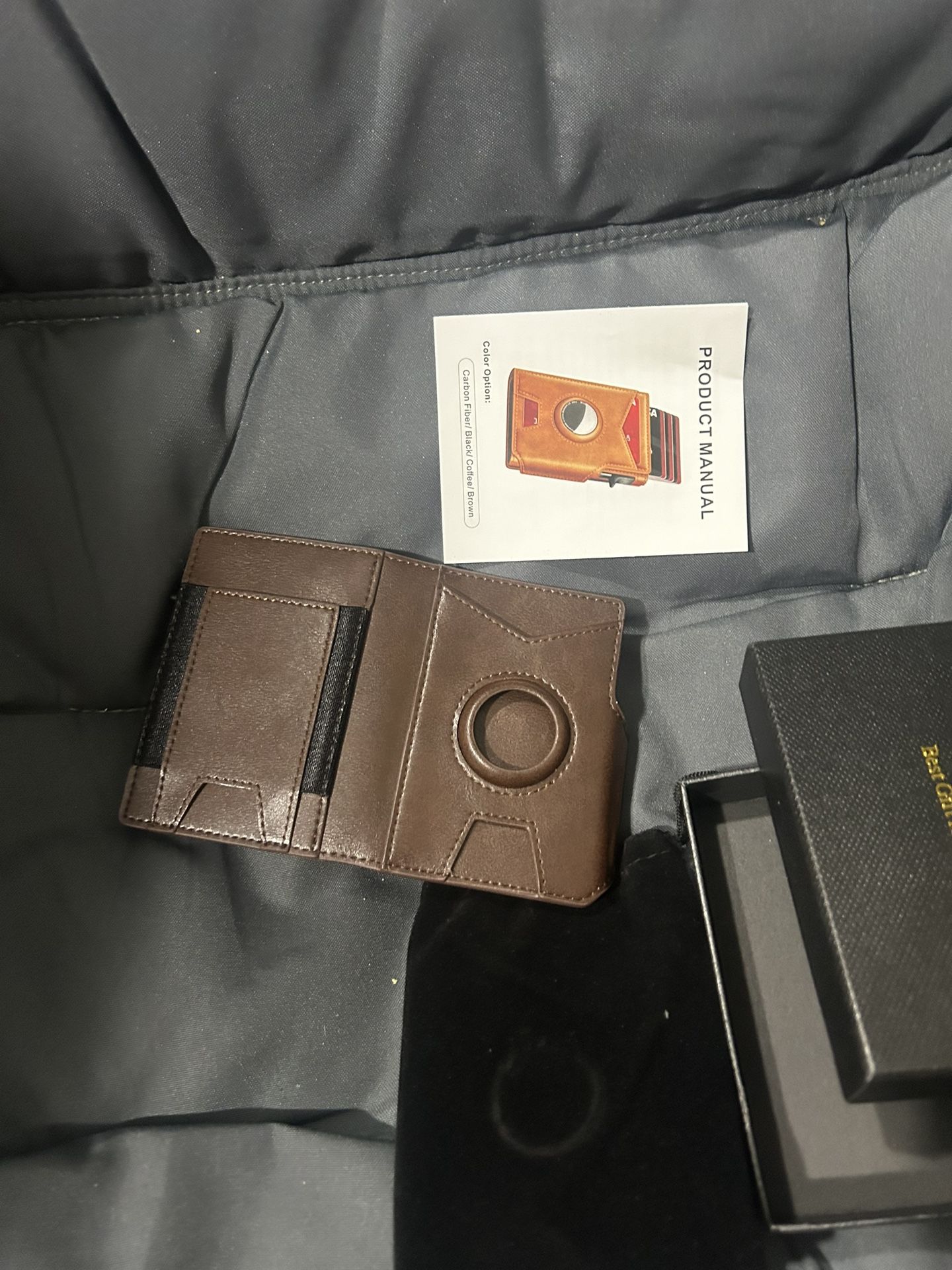 Scam-proof men's wallet