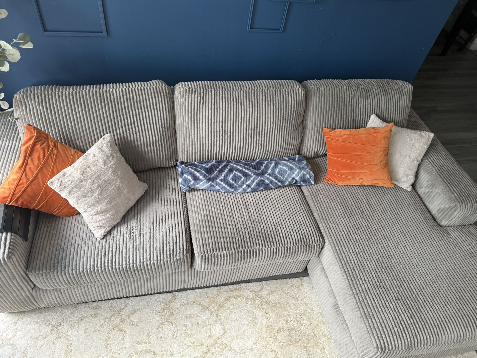 Right Chaise Sectional