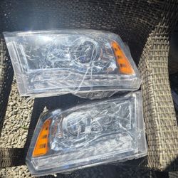 Headlight Dodge Ram