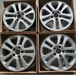All 4 2001 330 ci bmw 17 inch  rims