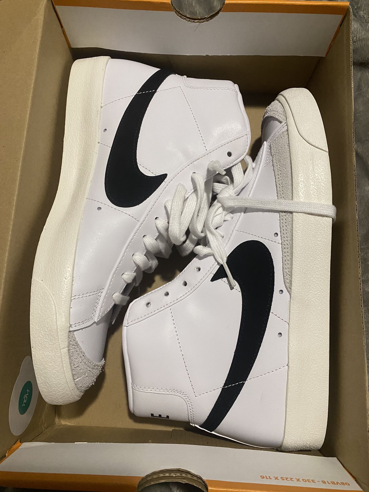 Nike w blazer mid 77