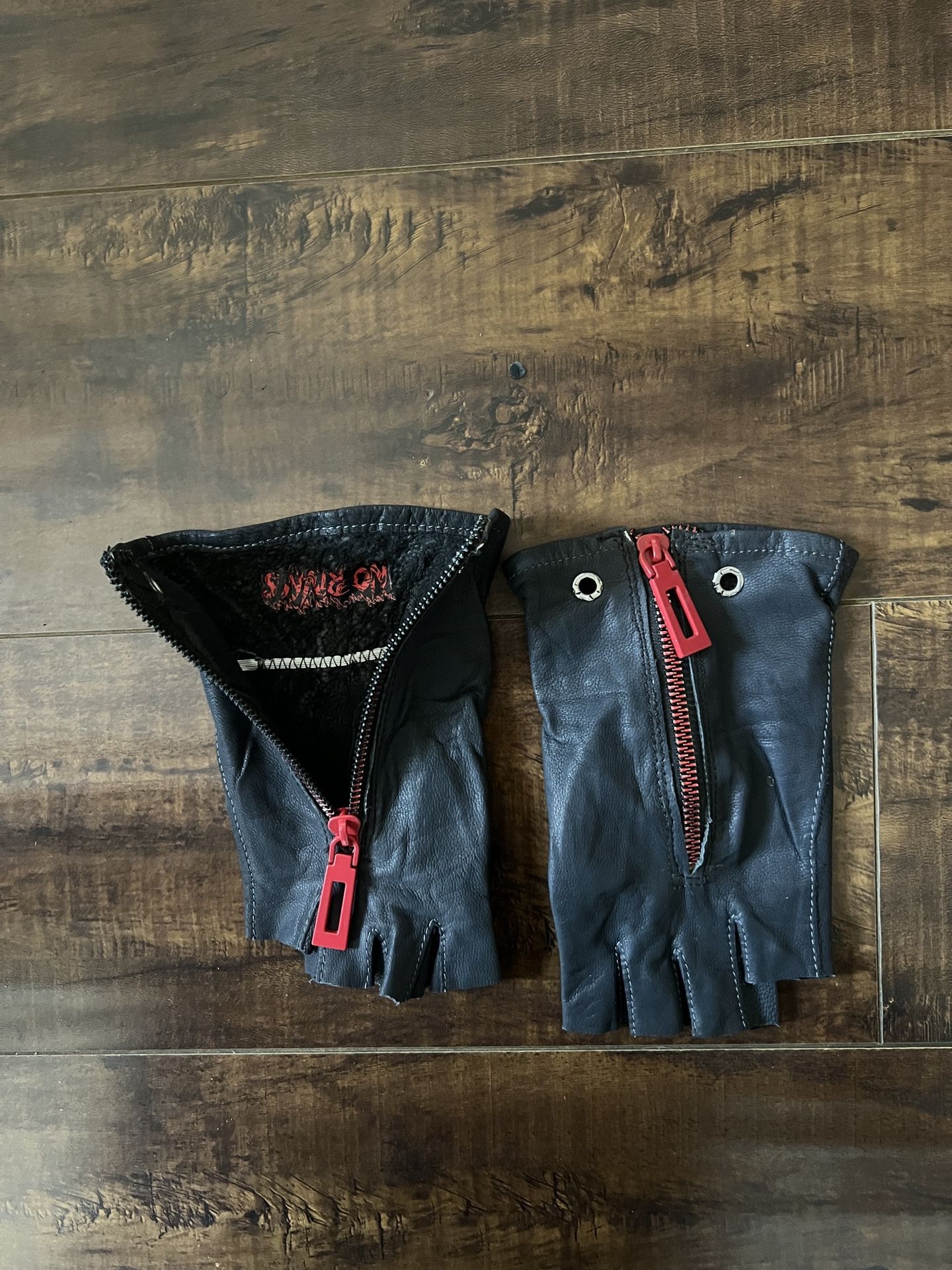 Erd Style fingerless Zipper gloves bought