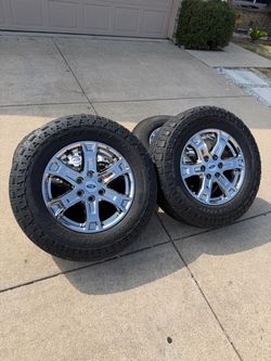 OEM Ford 255/70R18 Chrome wheels