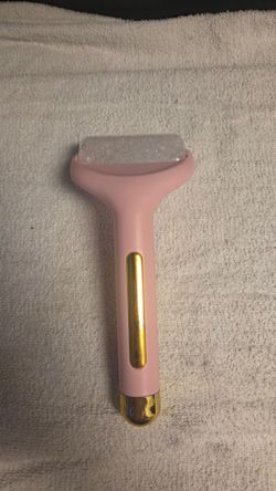 Rose Quartz Face Roller Massager