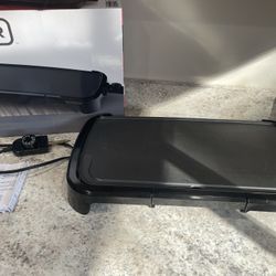 Black & Decker 20”x11” Non-stick Electric Griddle — Like New / Great Condition