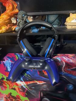 PS5 controller and turtle beach headset (selling as pair)