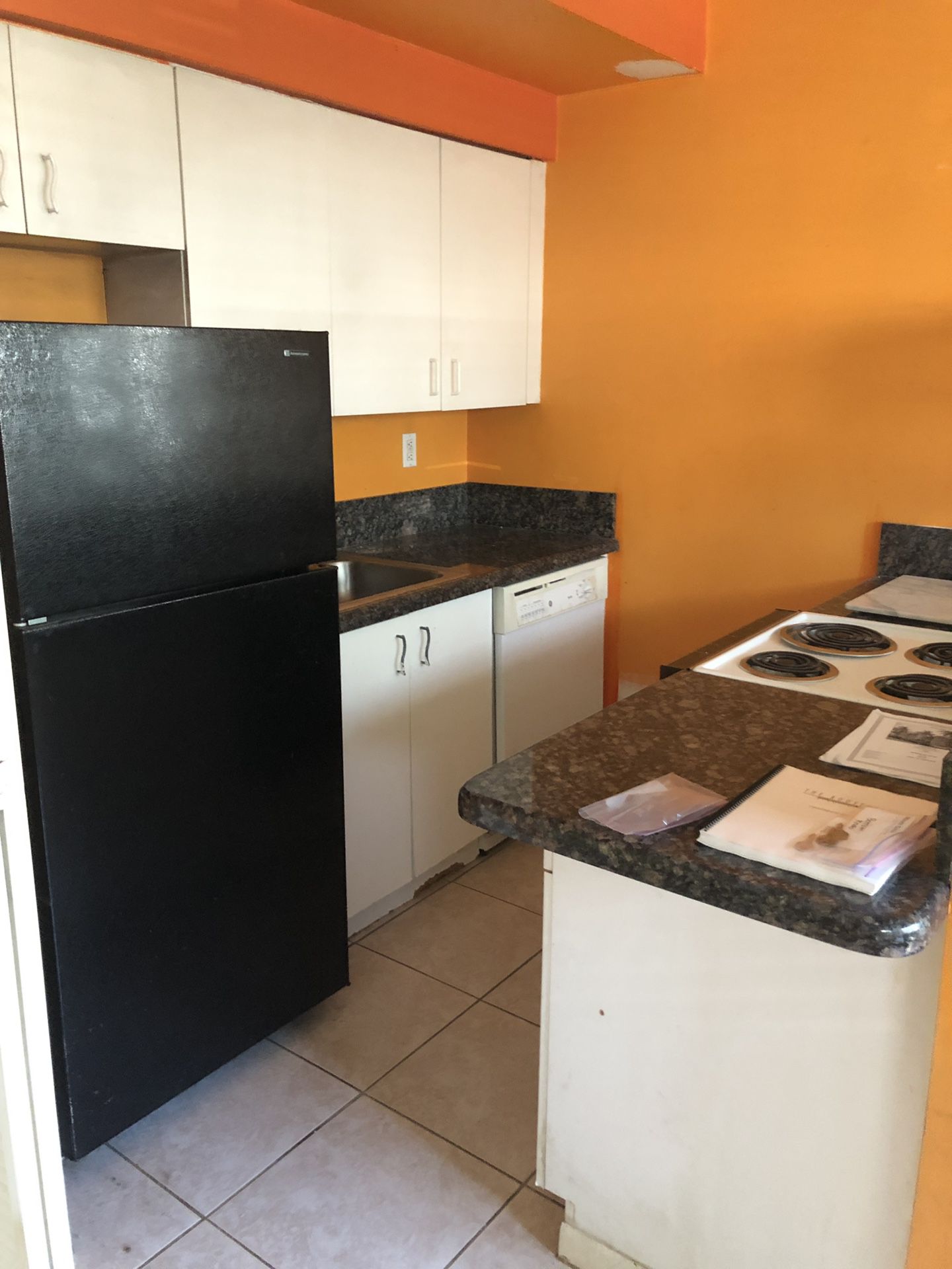 Kitchen cabinets and appliances 200$
