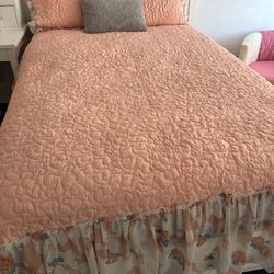 6 pc- White Full Bed Set (Full Size) w/ Mattress & Box Spring