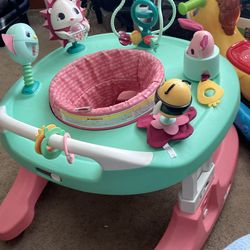 Tiny love Walker 4 in one  Walker price 39$ pick   Up   In  e   Side  72  and   Grand  view   E   Tacoma