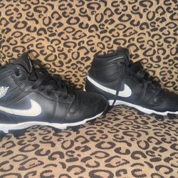 Youth Jordan 1 Mid Football Cleats Size 4.5