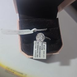 Brand New Stunning 10K Gold Wedding Set 1.25 Carats of Sparkling Diamonds Size 7