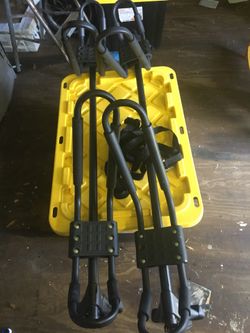 Yakima roof crossbar rack with Kayak roof racks and 2 straps
